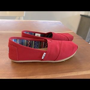 Ladies Red Toms Canvas Shoes